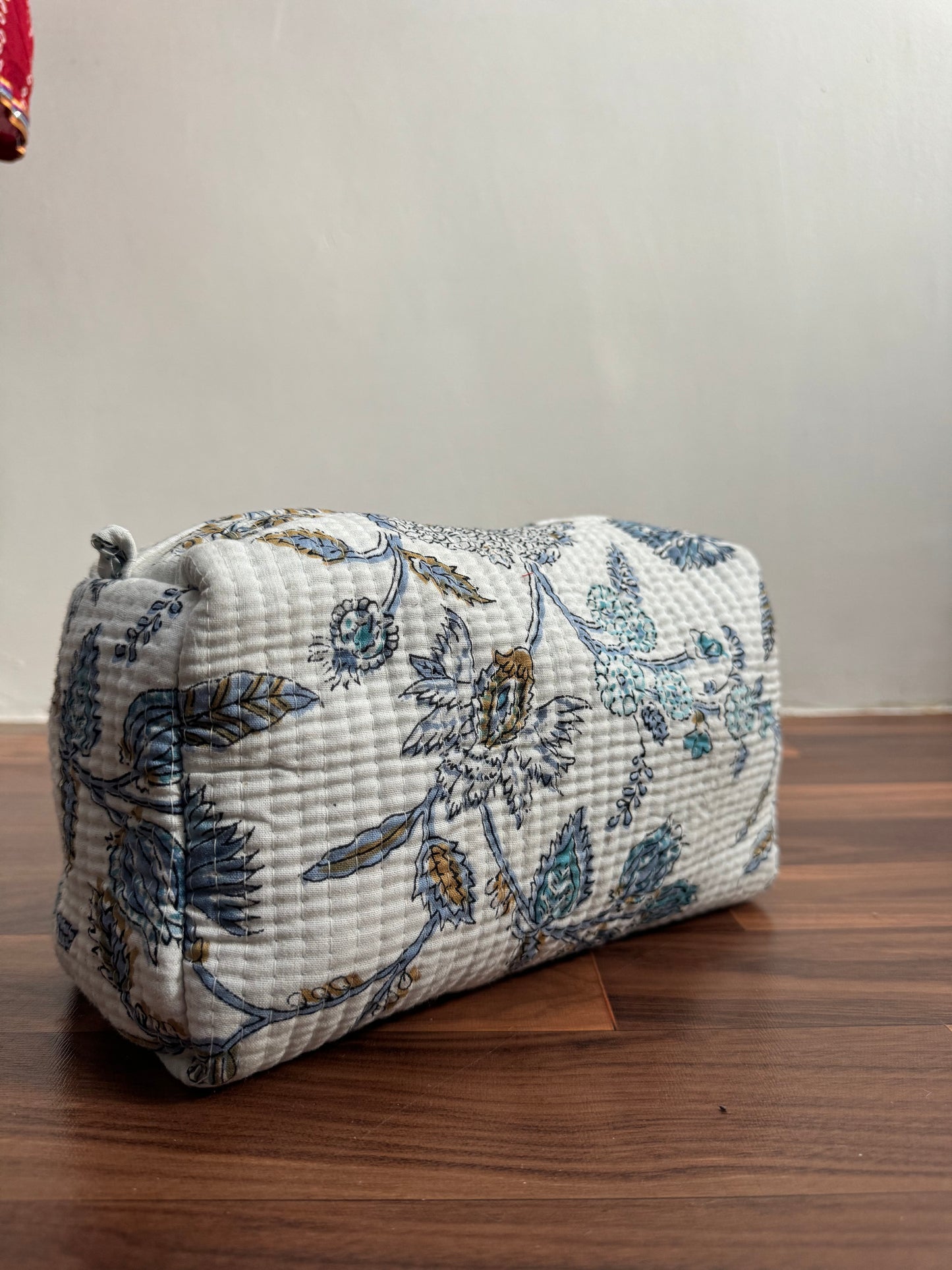 MULTI PURPOSE TOILETRY BAGS